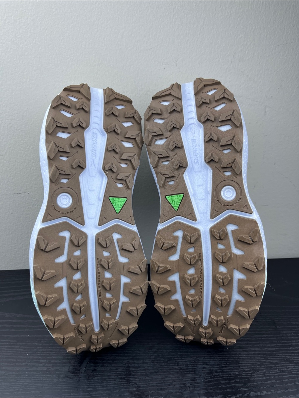Brooks Caldera 7 Trail Running Shoes Beige Mint Blue Women's Size 8.5 - Picture 8 of 13